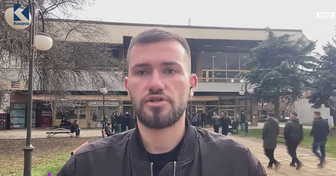 Nisin homazhet për këngëtarin Shpat Kasapi, të pranishëm shumë figura publike (VIDEO)