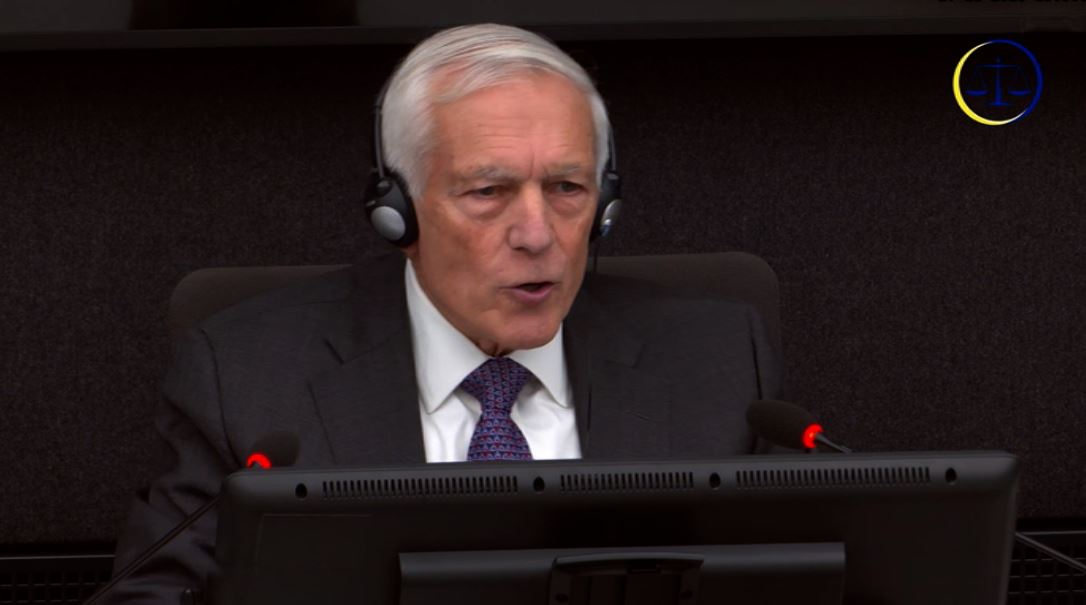 Wesley Clark para Hagës: Ushtria serbe i frikësohej UÇK-së