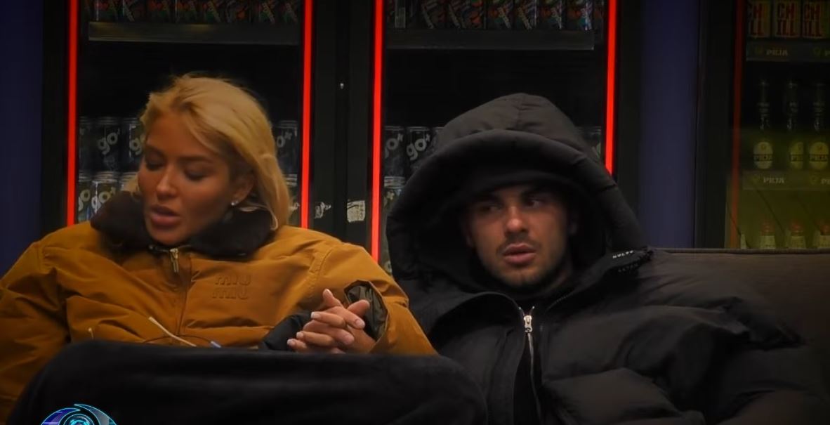 plasi-ne-vaj-dhe-i-njoftoi-banoret-se-do-te-largohet-nga-shtepia-por-e-gjitha-ishte-mision-per-dolcen-video