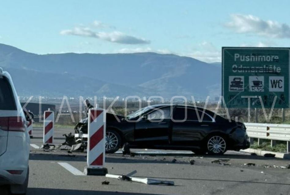 Aksident në autostradën "Ibrahim Rugova", s'dihet nëse ka të lënduar (FOTO)