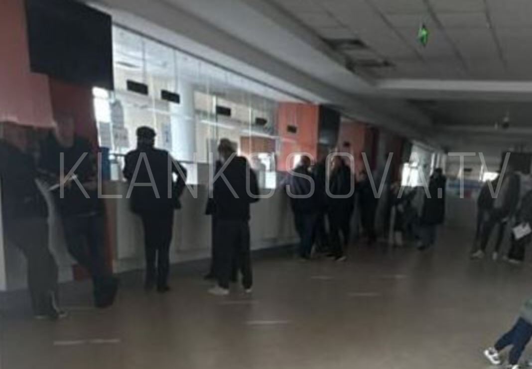 "Llugë" në qendrën e regjistrimit në Prishtinë, shkak ndërprerja e rrymës