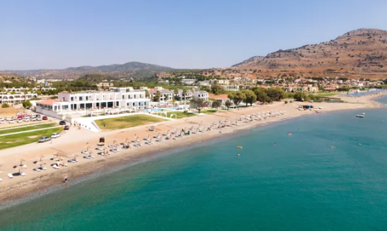Trevjeçarja britanike vdes pasi u gjet pa ndjenja në pishinën e një hoteli në Greqi
