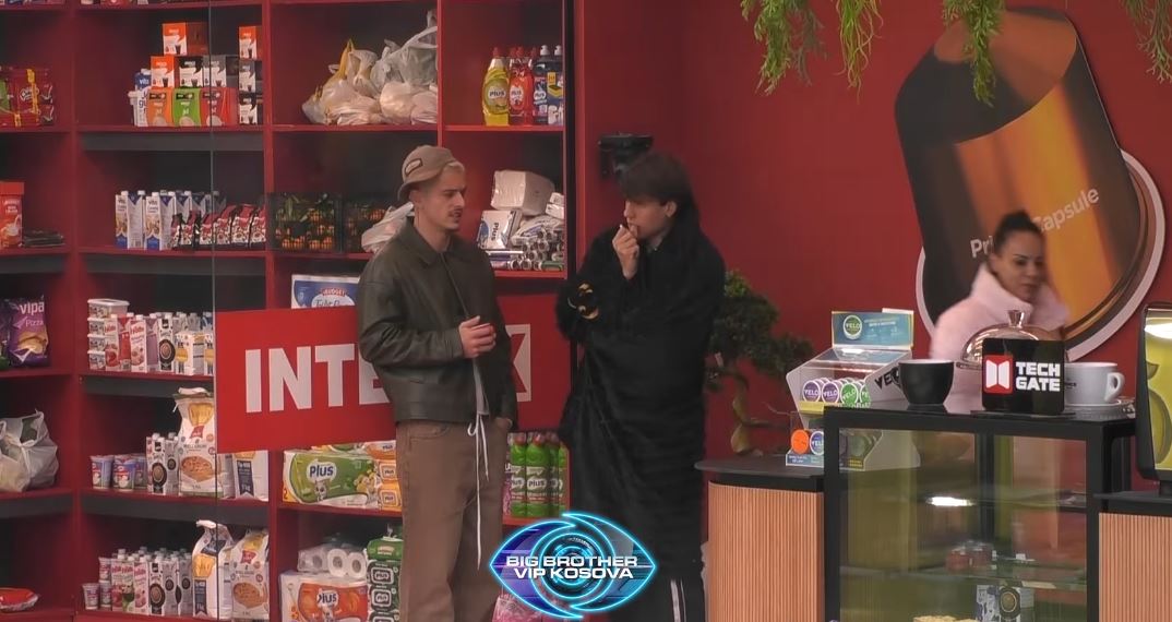 Hygerta i quan Londrimin dhe Klodin spiunë të shtëpisë (VIDEO)