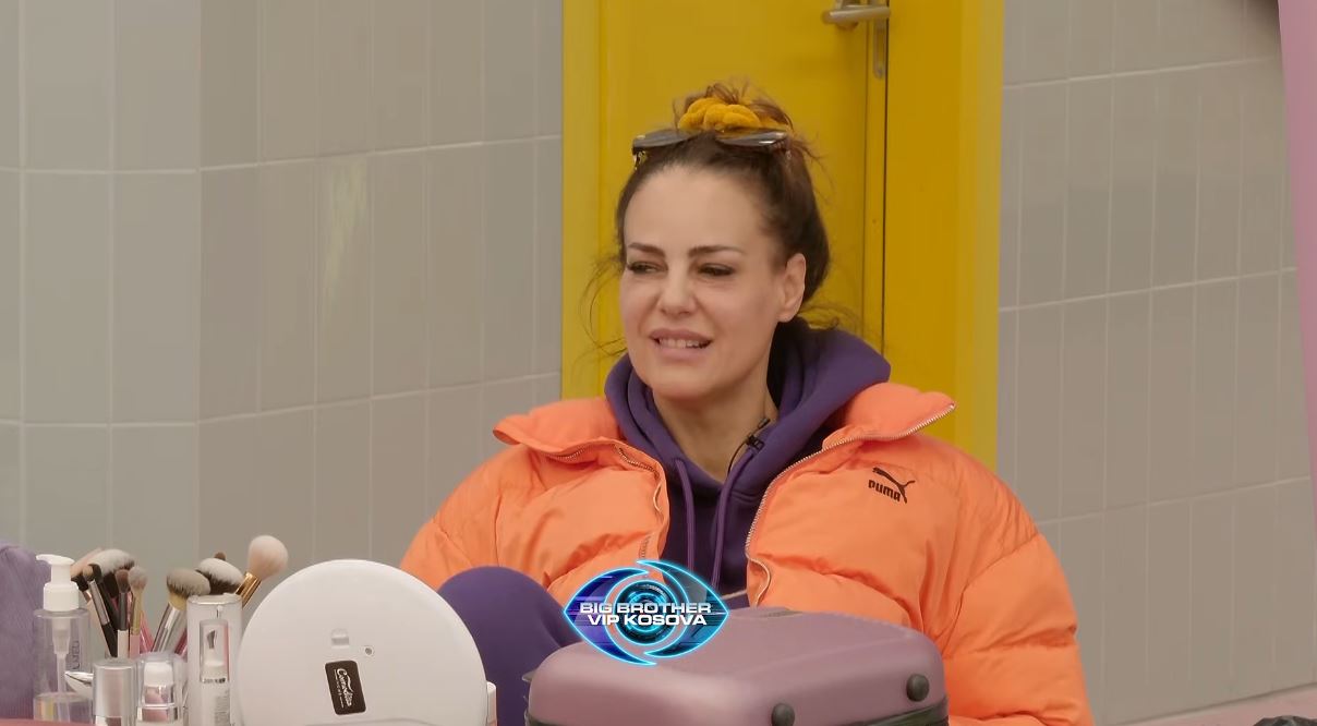 Hygerta flet me Albën  Nuk jam në moshë për të bërë lojëra  s jam më adoleshente  VIDEO 