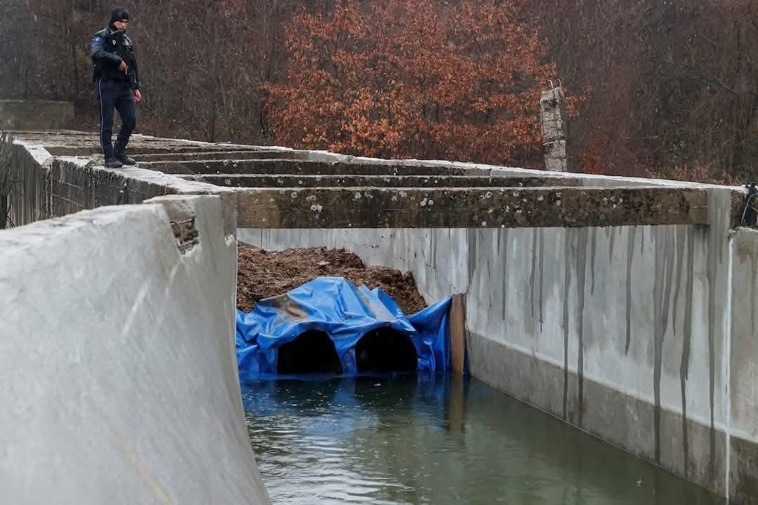 Dëmtohet një pjesë e kanalit të Ibër-Lepencit, policia jep detaje