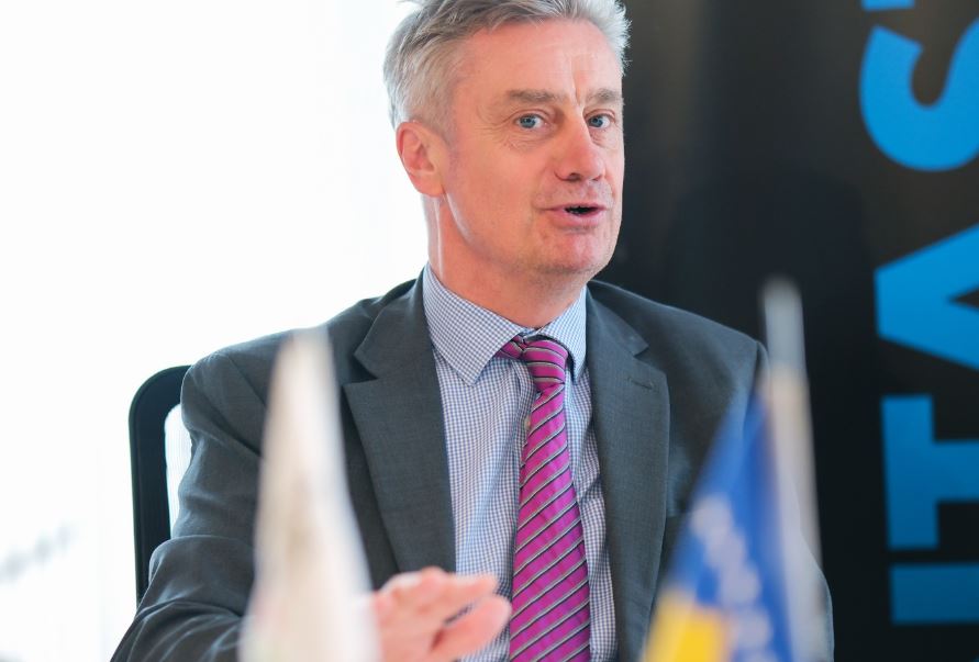 Ambasadori britanik uron Kosovën për Playoff-in, mezi pret ndeshjen ndaj Zvicrës