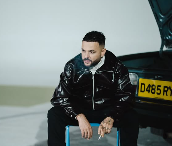 Skerdi s ndalet  gati  Llafazan  me artisten e re  FOTO 