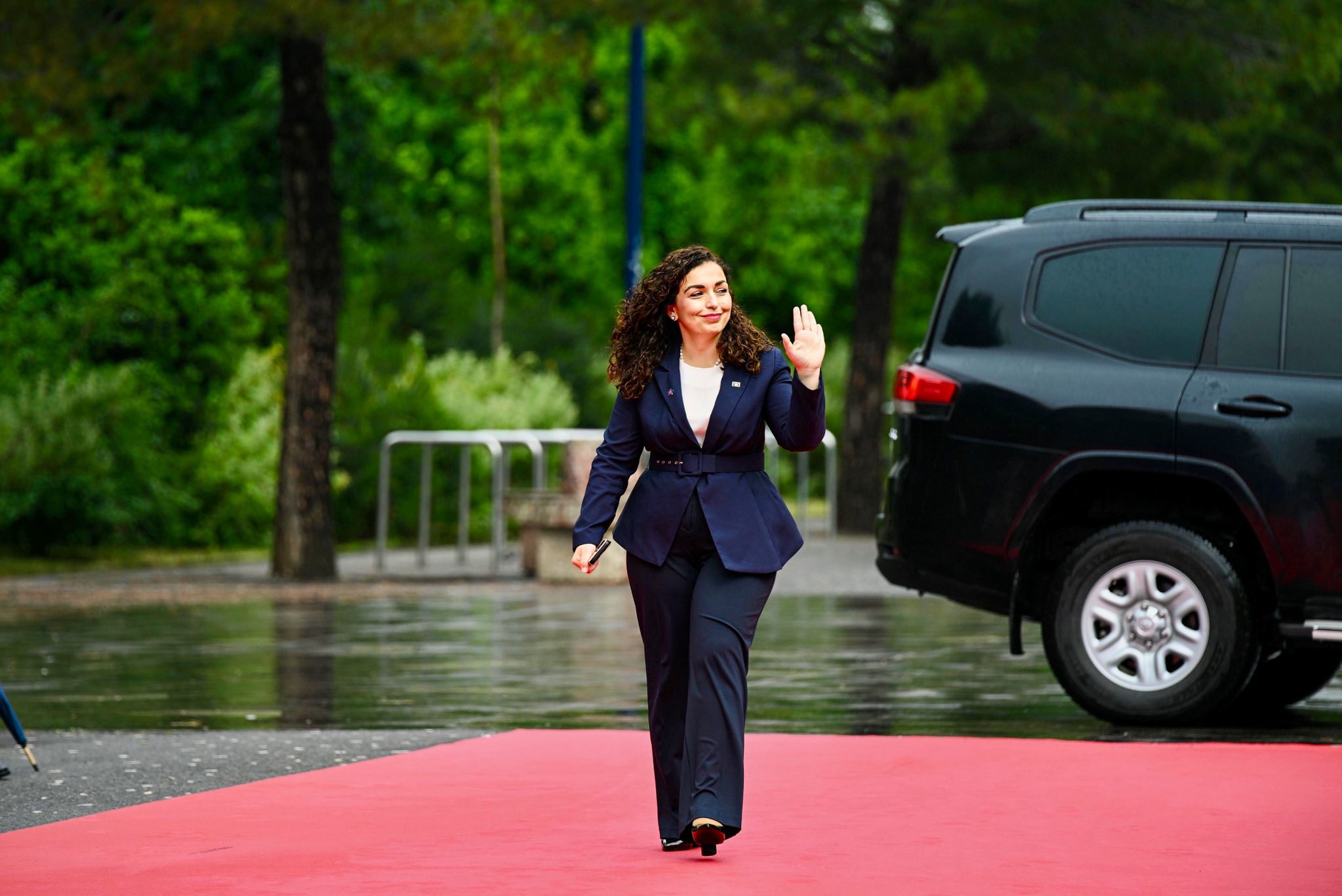 mbahet-forumi-25-vjet-kur-grate-transformojne-paqen-dhe-sigurine-ne-kosove-merr-pjese-osmani