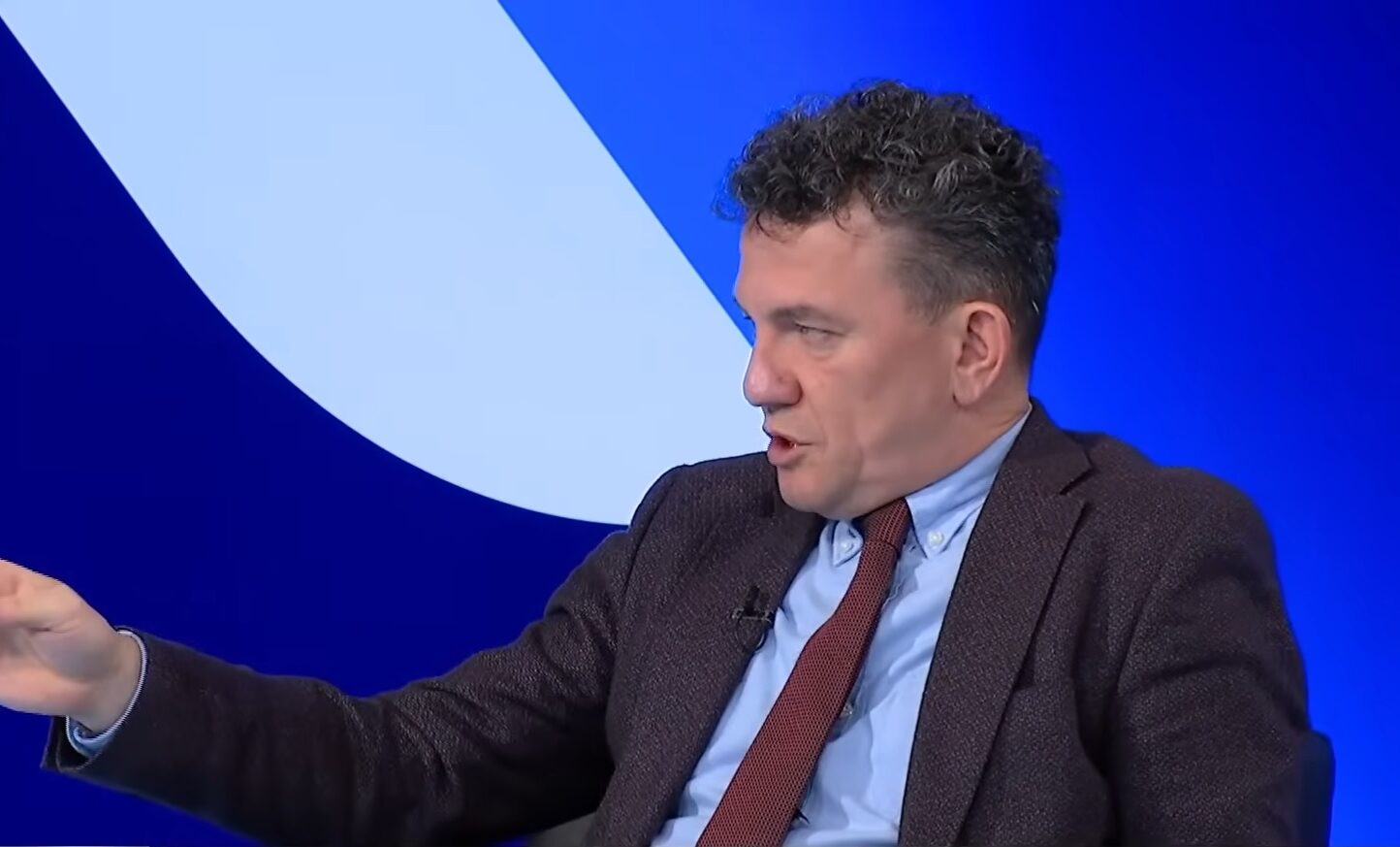 Buzhala  Kam dëgju pergjime ku Rozeta thotë më ka shti Kurti me e dhanë një tender  VIDEO 