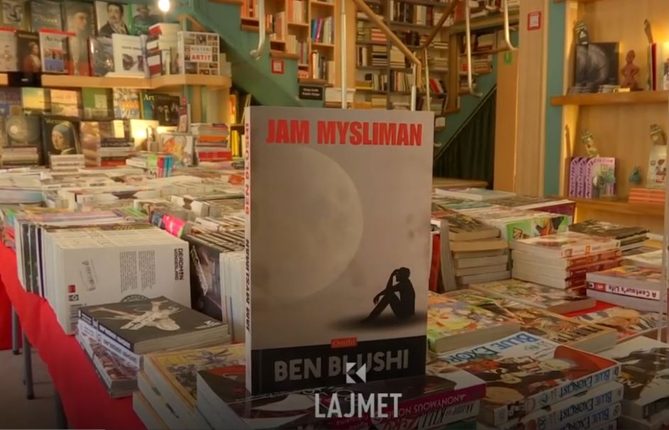 Libri i ri i Ben Blushi, “Jam Mysliman” arrin edhe te lexuesit në Kosovë (VIDEO)