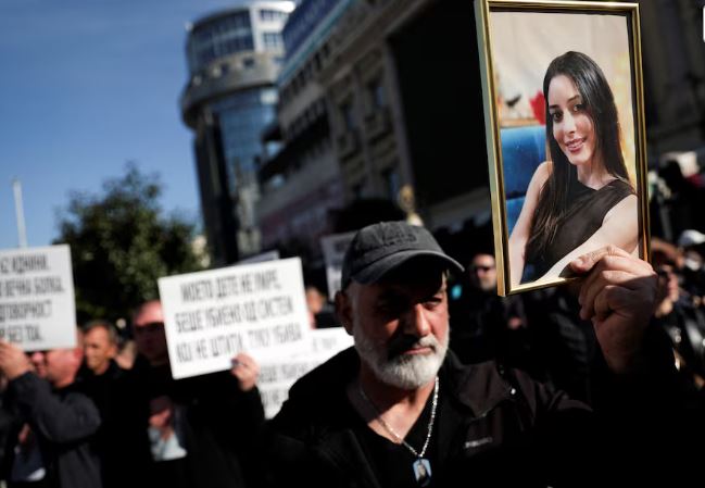 Mijëra njerëz protestojnë në Shkup për zjarrin vdekjeprurës në Koçan