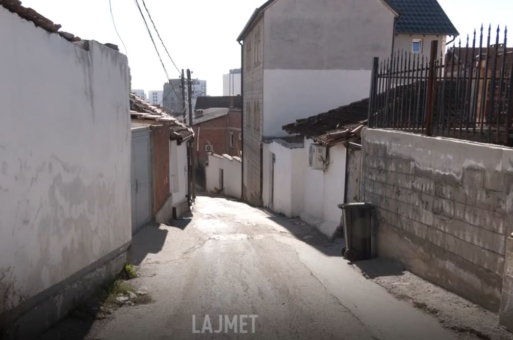 Incidenti në Prishtinë  12 vjeçari rrahet nga  shokët  më të rritur  VIDEO 