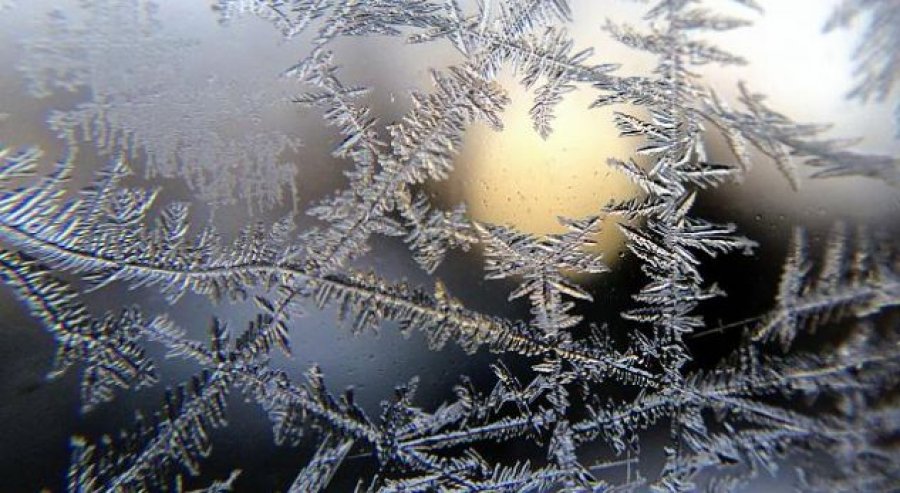 E diel e ftohtë  temperaturat në minus