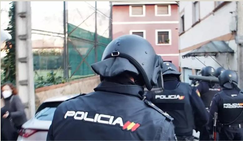 policia-spanjolle-shkaterron-nje-rrjet-te-akuzuar-per-trafikim-te-te-miturve-ne-france