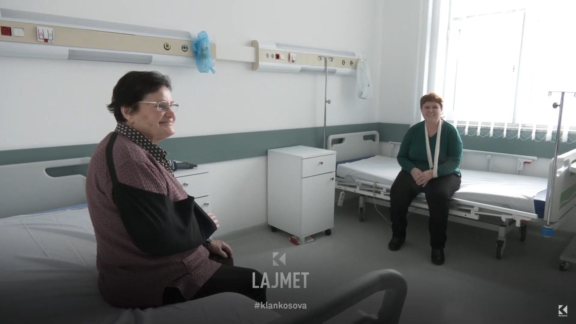 Operacioni i rrallë në QKUK: Dy gra rehatohen me super-proteza krahu (VIDEO)