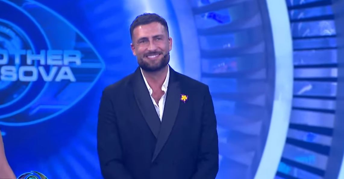 Alaudini merr urim të veçantë për ditlindje (VIDEO)