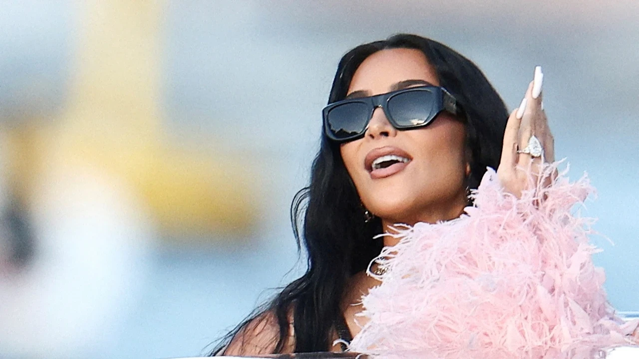 Kritika të ashpra për aktrimin e Kim Kardashian në “All’s Fair”