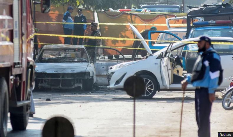 sulmi-vetevrases-me-bombe-ne-pakistan-vret-12-persona