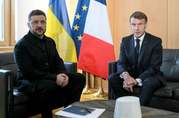 Zelensky në Francë për të nënshkruar marrëveshje për mbrojtjen ajrore dhe avionët luftarakë