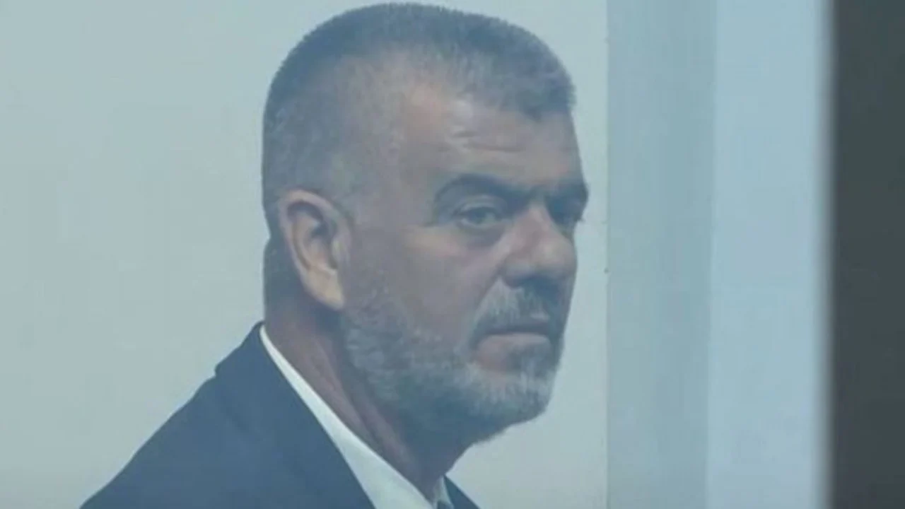 Lirohet nga burgu ish ministri shqiptar