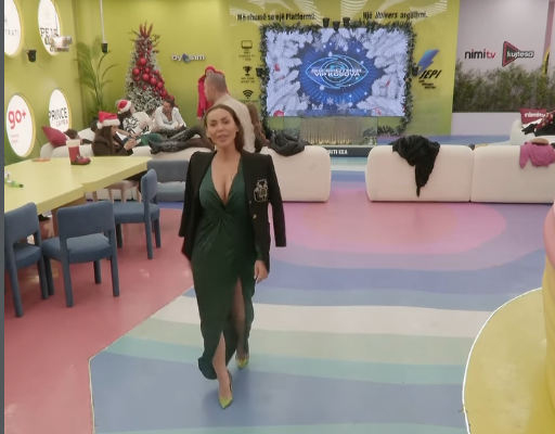  Ke dhez me cullakhane  tu e reklamu gjoksin   s ndalen përplasjet mes Labit dhe Fjollës  VIDEO 