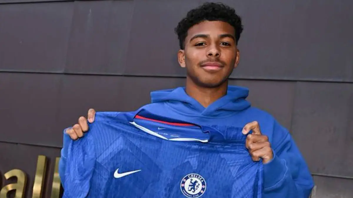 Djali i Thiago Silvës nënshkruan kontratë me Chelsean