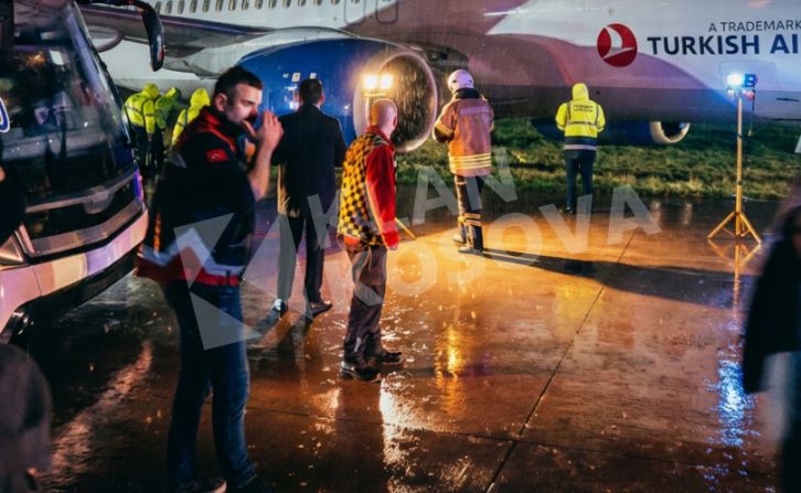 Incidenti me aeroplan  Ambasada e Kosovës në Turqi  Pasagjerët janë evakuuar në mënyrë të sigurt