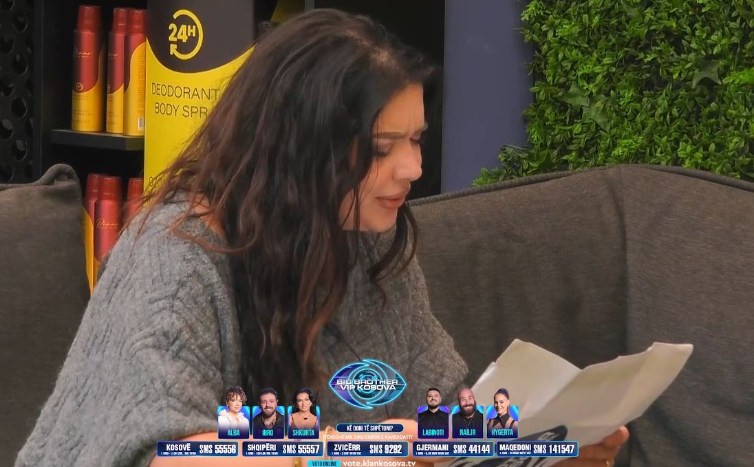 Alba këndon këngën që e ka shkruar vet (VIDEO)