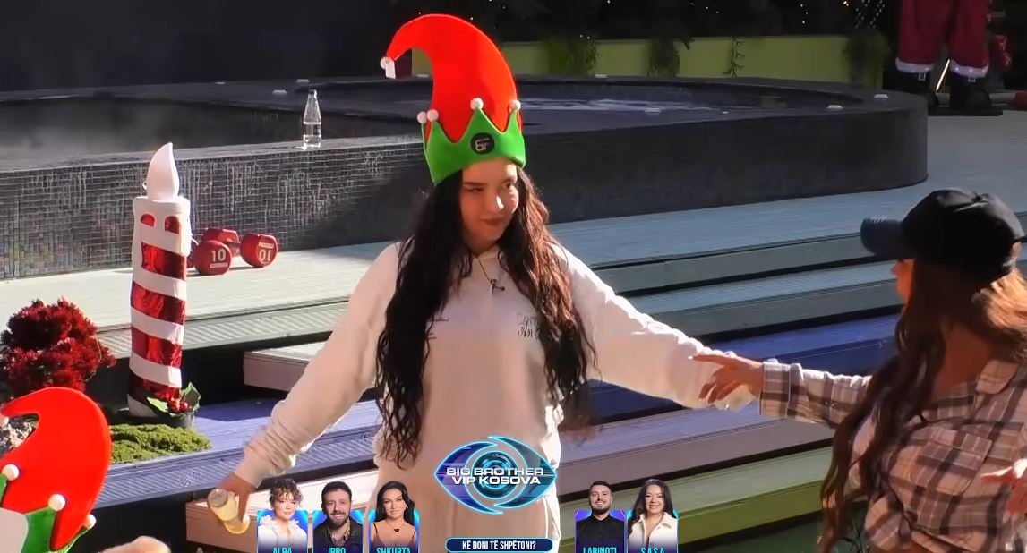 fjolla-dhe-alba-i-leshojne-dissa-njera-tjetres-video