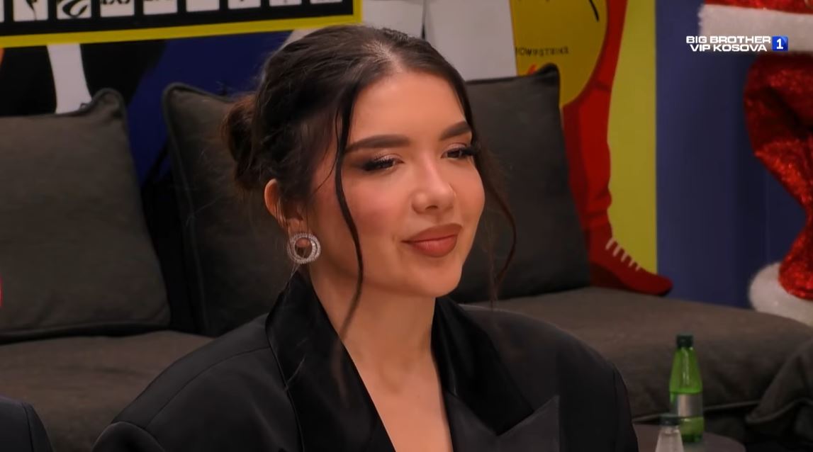 Alba u flet banorëve për Batmanin  Ai vjen e më takon çdo natë  ju ende nuk e kuptoni  VIDEO 