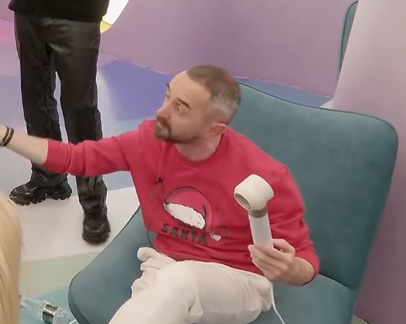 Arditi pretendon se Alba e etiketoi si homoseksual  plas debati në shtëpi  VIDEO 