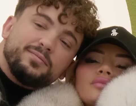 Benita e Toney bëjnë plane për martesë, zgjedhin edhe këngëtarin që do t’u këndojë në dasmë (VIDEO)