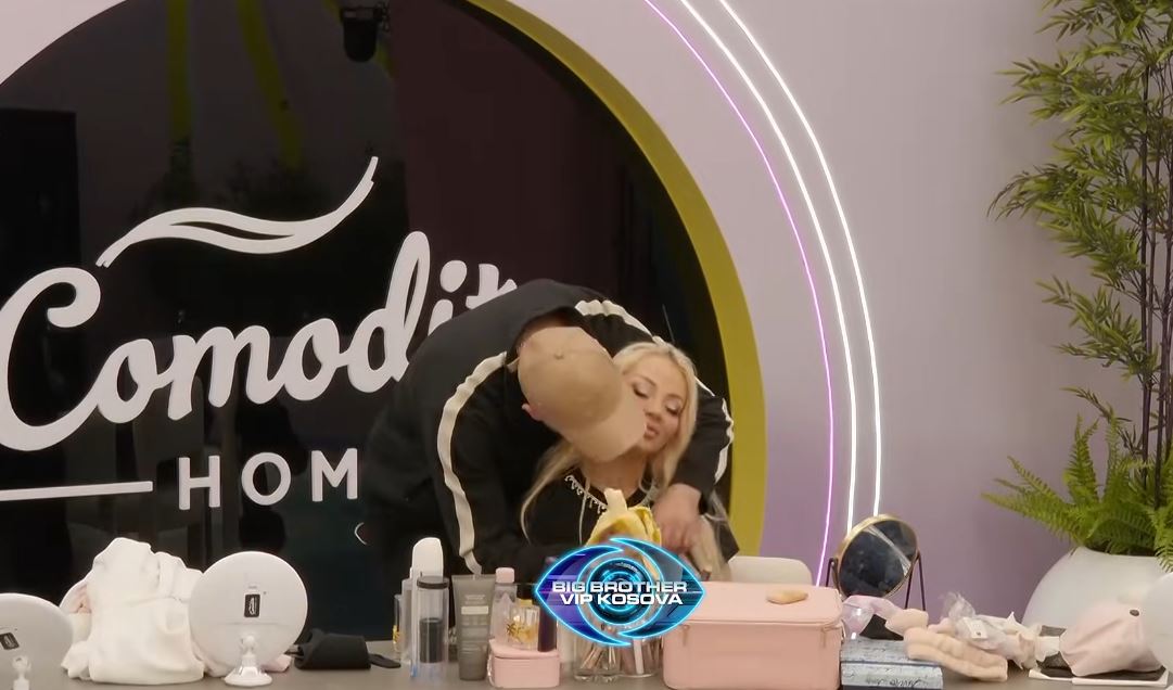 Benita dhe Toney nisin ditën me puthje e përqafime (VIDEO)