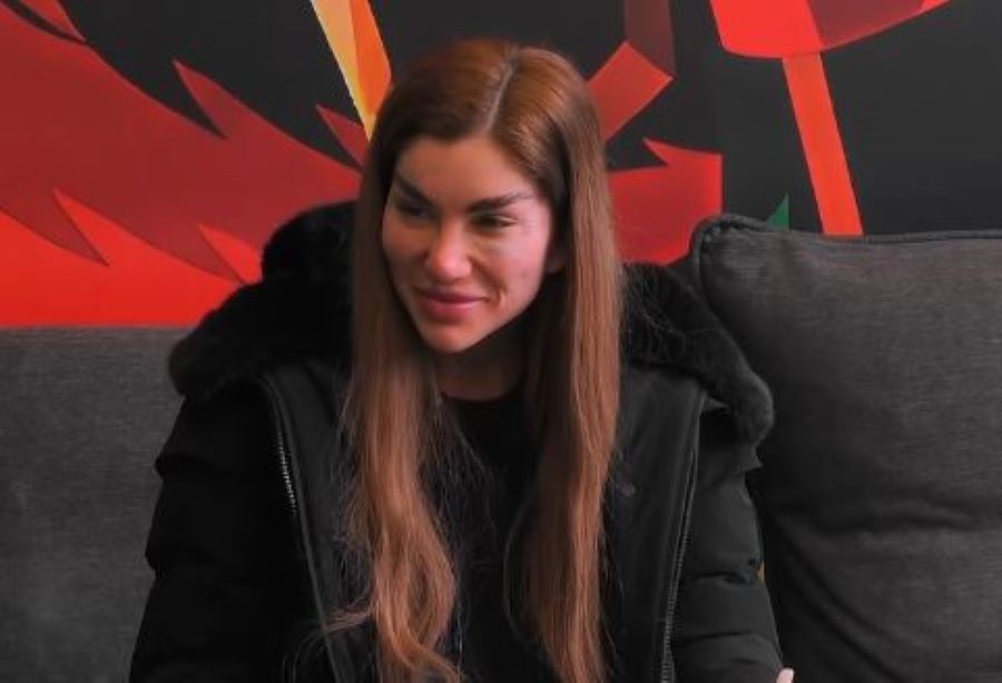 Bia pyet se çka është bibilushi  Hygerta nuk mban dot të qeshurën  VIDEO 