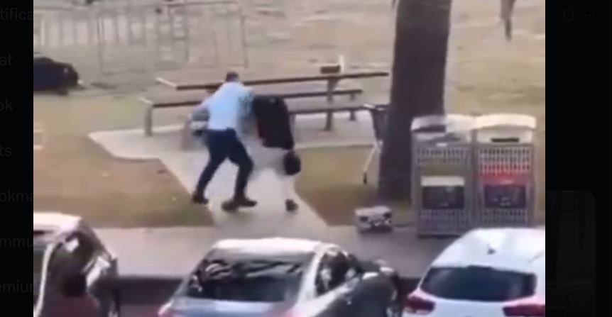 Të shtëna me armë në një plazh të Sidneit  10 të vdekur