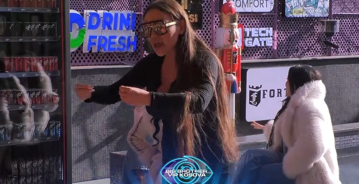 "Na erdhi në maje të hundës", debat mes banorëve të shtëpisë - shkak papastërtia (VIDEO)