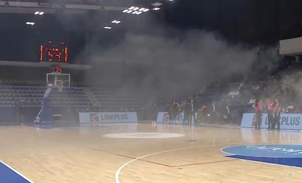 Ndërpritet përkohësisht ndeshja Prishtina   Bashkimi