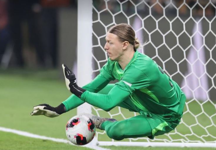 Portieri i PSG-së theu dorën gjatë serisë së penalltive, 1 muaj jashtë fushave