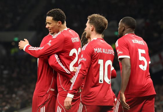 Kampioni mezi mund Tottenhamin pa dy lojtarë