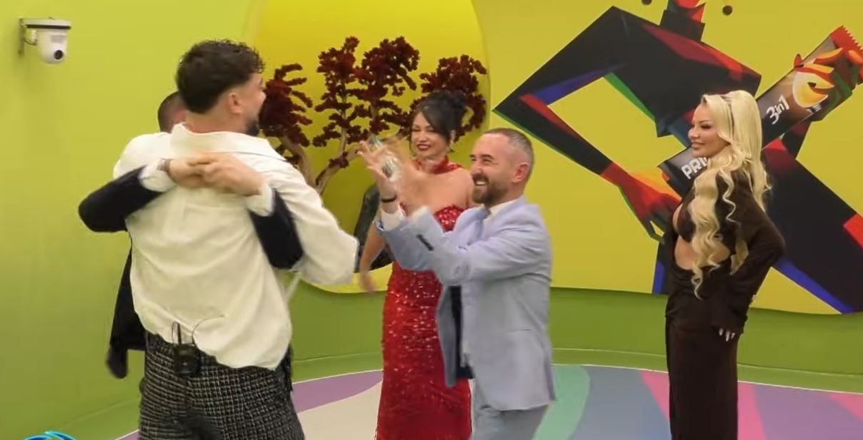 Momenti kur Toney rikthehet në shtëpi  ja reagimi i Labit  Arditit dhe Benites  VIDEO 