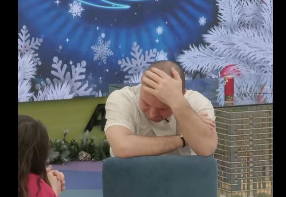  Më mungon familja shumë    Labi shpërthen në lot  VIDEO 