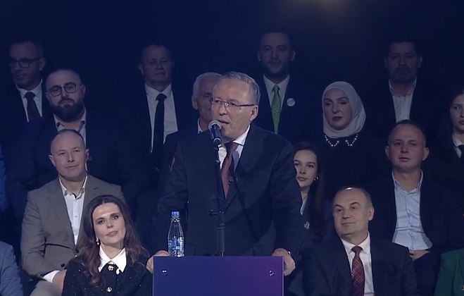 Bedri Hamza në përmbylljen e fushatës  Nesër vendoset fati i Kosovës