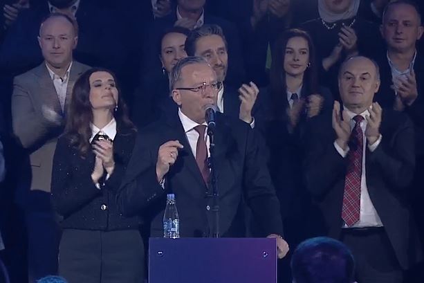 Bedri Hamza me thirrje emocionale  Çdo votë vendos për familjen tuaj