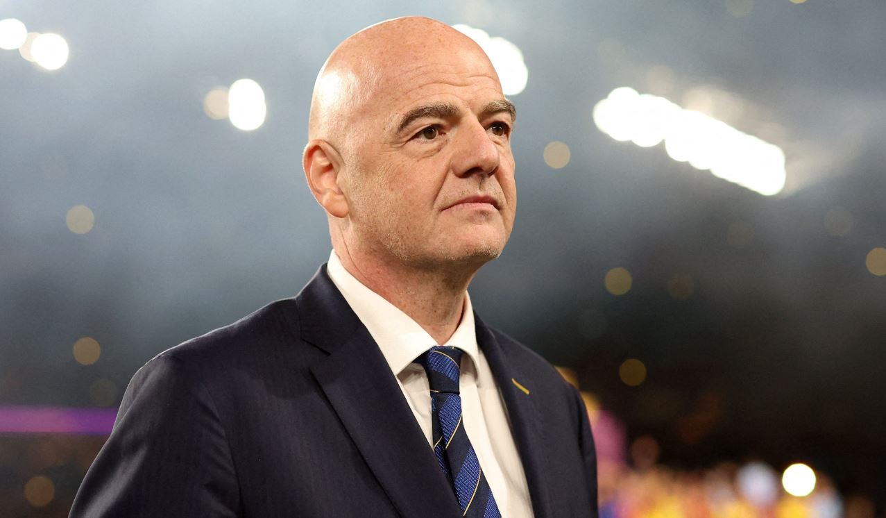 Infantino shpall një revolucion në pozicionin jashtë loje   Në të ardhmen  vetëm ato me gjatësi të plotë 