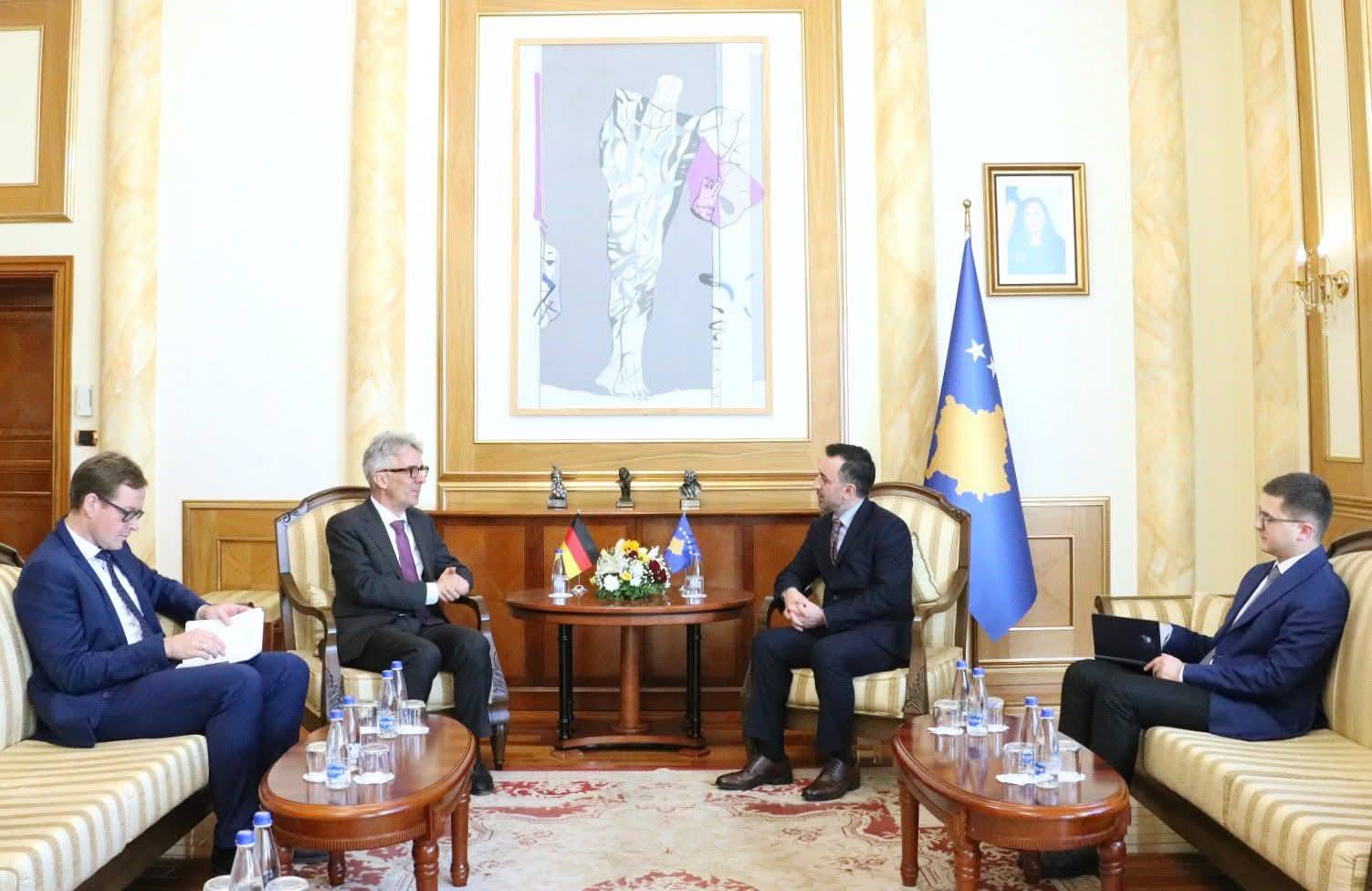 basha-pret-ne-takim-ambasadorin-e-gjermanise-flasin-per-situaten-politike-ne-vend