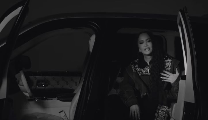Dafina Zeqiri vjen me këngën  Dashninë e vjetër   VIDEO 