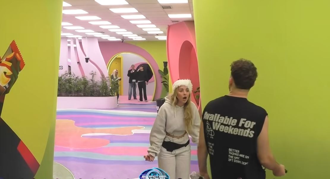 “Boll! Mos u mundo me më qit keq” – Elijona debaton ashpër me Toneyn (VIDEO)