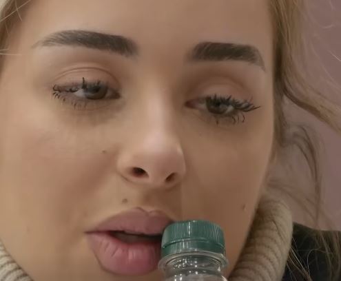 Elijona vë në dyshimin  gabimin  e Benitës për fjalën  mami   VIDEO 