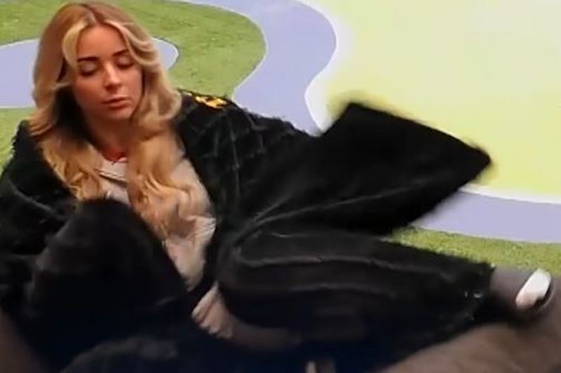 Momenti epik kur Elijona rrëzohet  VIDEO 