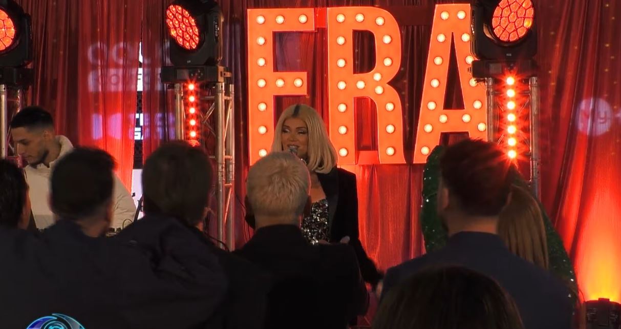 Era Istrefi elektrizon skenën e Big Brother VIP Kosova  VIDEO 